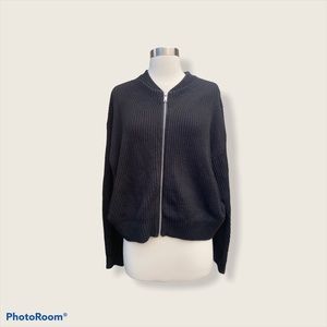 DIVIDED H&M Black Zippered Cardigan | M